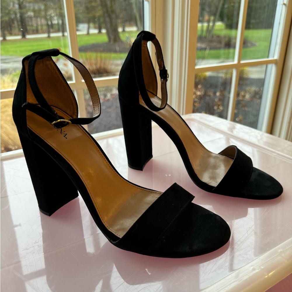 Women’s Heels Black 4in., size 9.5